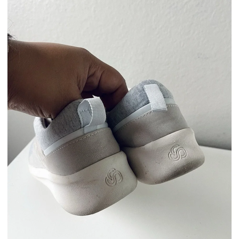 Clarks Cloudsteppers Sillian 2.0 Kae Light Grey, Women Size 7‎